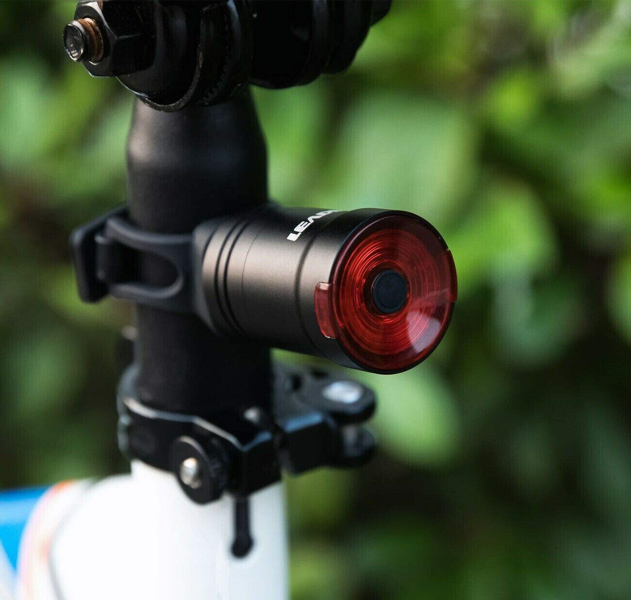 Auotaki - Fahrrad Rücklicht mit automatischer Bremserkennung